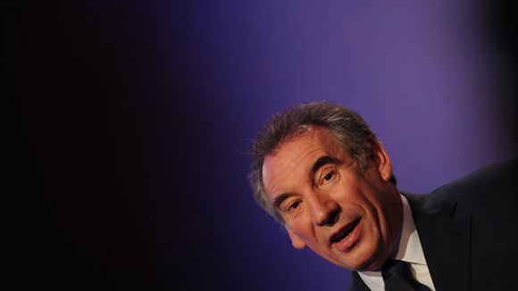 JDC-151 : Culot Hollandais, Le toupet de Bayrou, La reconversion de Besson