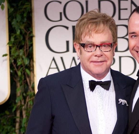 Elton John et David Furnish sur le tapis rouge des Golden Globes 2012