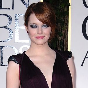 Emma Stone sur le tapis rouge des Golden Globes 2012