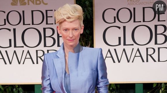 Tilda Swinton sur le tapis rouge des Golden Globes 2012