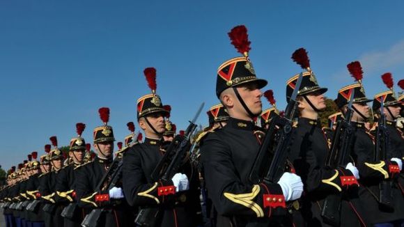 Audiences : TF1 et France 2 au coude-à-coude pour le défilé du 14 juillet 2012