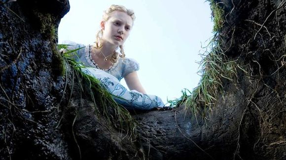 The CW prépare une série adaptée d'"Alice au pays des merveilles"