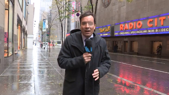 Suite à l'ouragan Sandy, Jimmy Fallon a présenté son late show sans public