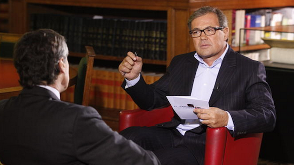 Le maire du XIXe, qui "s'indigne" des méthodes de Benoit Duquesne, écrit au patron de France Télévisions