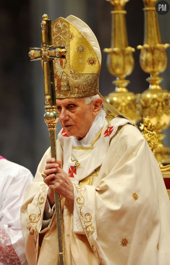 Benoît XVI est sur Twitter à l'adresse "@pontifex". Et non pas "@pontiflex"...