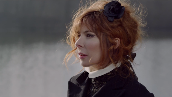 Mylène Farmer dévoile le clip de "Je te dis tout"