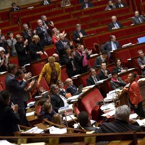 Les députés ont adopté samedi 2 février le premier article du projet de loi sur le mariage pour tous.