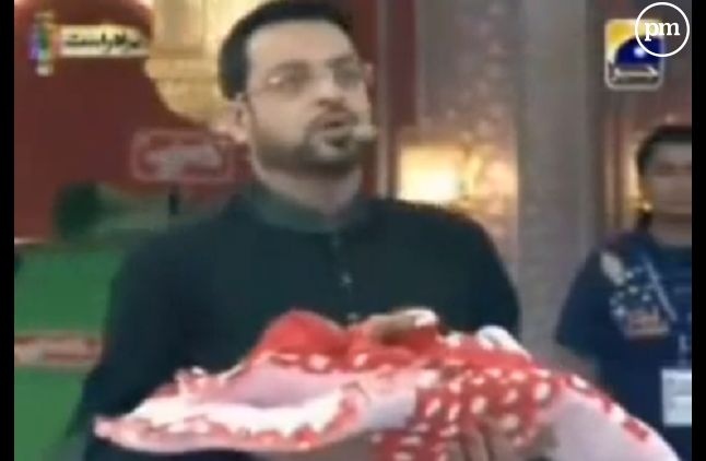 <span>Aamir Liaquat Hussain a déjà offert deux enfants lors de son émission "Amaan Ramazan"</span>