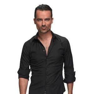 Damien Sargue ("Danse avec les stars" 4) est en interview sur puremedias.com