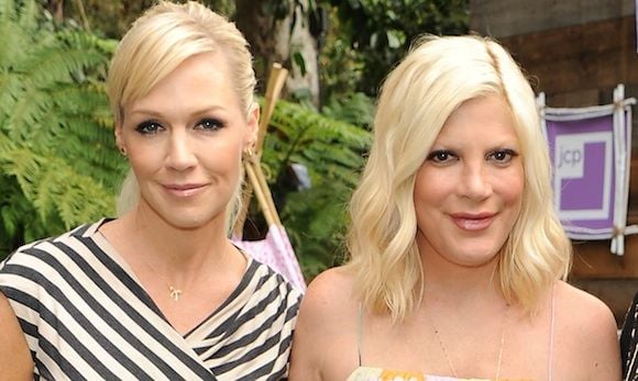 Jennie Garth et Tori Spelling en 2012