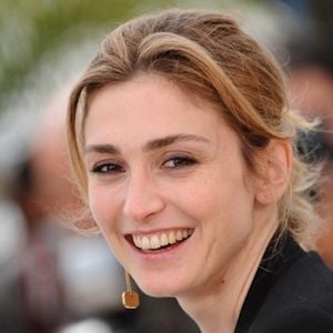 Julie Gayet porte plainte