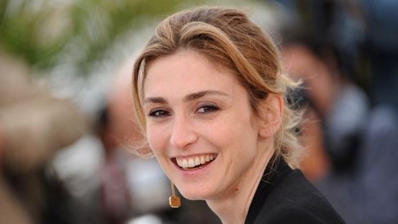 Julie Gayet attaque le magazine "Closer"