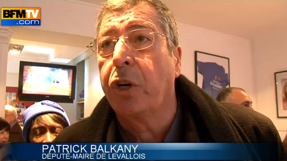 Patrick Balkany s'énerve et arrache la caméra d'un journaliste de BFMTV