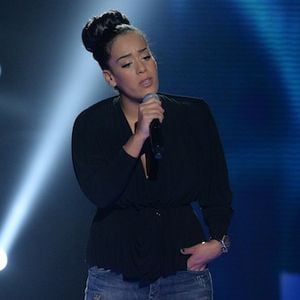 Amel Bent, la caution jeune