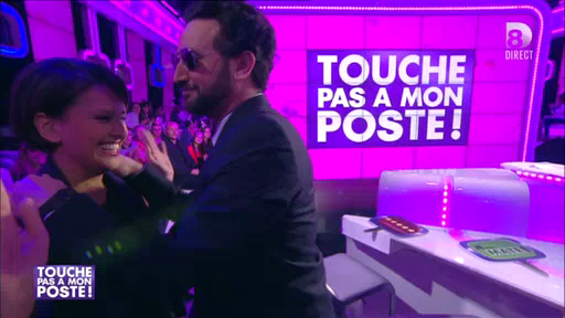 Quand la porte-parole du gouvernement danse avec Cyril Hanouna.