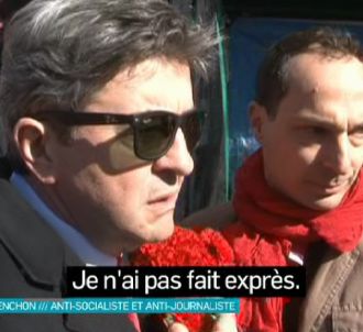 Jean-Luc Mélenchon s'énerve contre un journaliste.