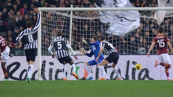 Football : La guerre entre Médiaset et Sky Italia fait flamber le prix du championnat italien