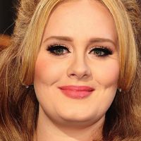 Nouvel album et tournée pour Adele en 2015 ? Pas si vite...