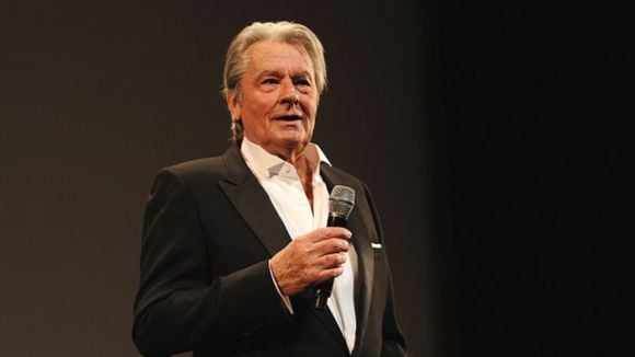 Alain Delon hospitalisé d'urgence