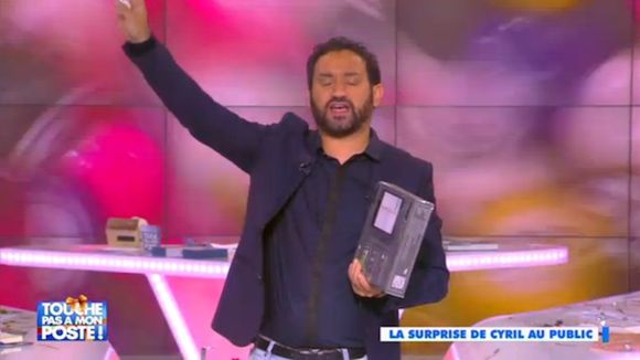 Cyril Hanouna offre une tablette à tout son public