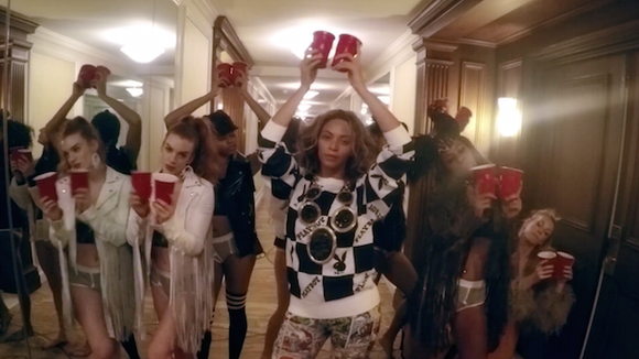 Beyoncé dévoile le clip de "7/11"