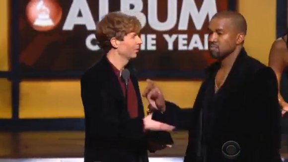 Grammy Awards 2015 : Kanye West s'en prend à Beck, lui demandant de donner son trophée à Beyoncé