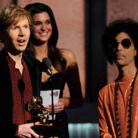 Grammy Awards 2015 : Beck répond à Kanye West après son irruption sur scène