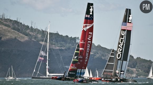 L'Oracle Team USA et l'Emirates Team New Zealand en 2013