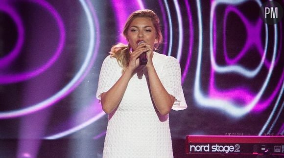 Louane toujours en tête du Top Albums