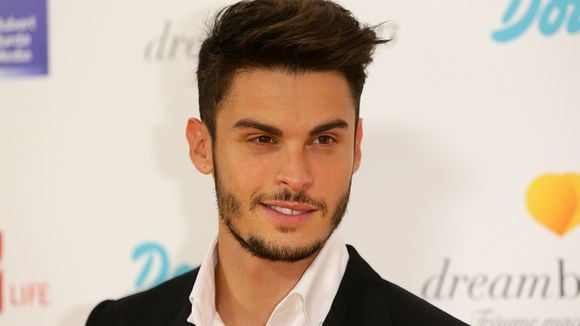 Baptiste Giabiconi raillé après un tweet malheureux sur le 14 juillet