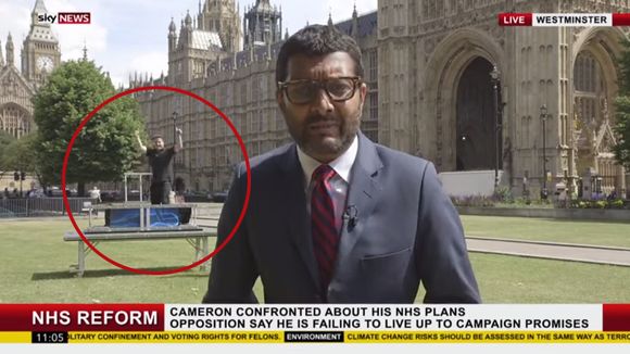 Deux magiciens profitent du duplex d'une chaîne info pour faire leur numéro