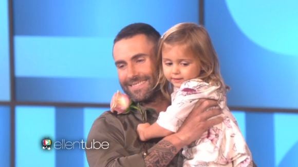 Adam Levine rencontre sa petite admiratrice de 3 ans chez Ellen DeGeneres