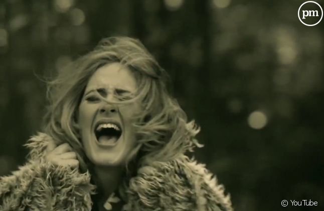 Adele dans le clip de "Hello"