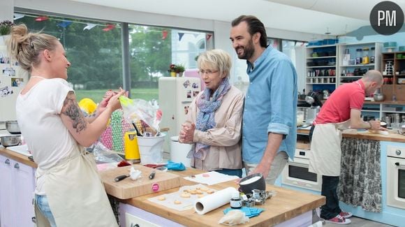 Mercotte et Cyril Lignac face à Roxane dans "Le Meilleur pâtissier"