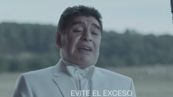 Pub : Maradona se déguise en Dieu du football