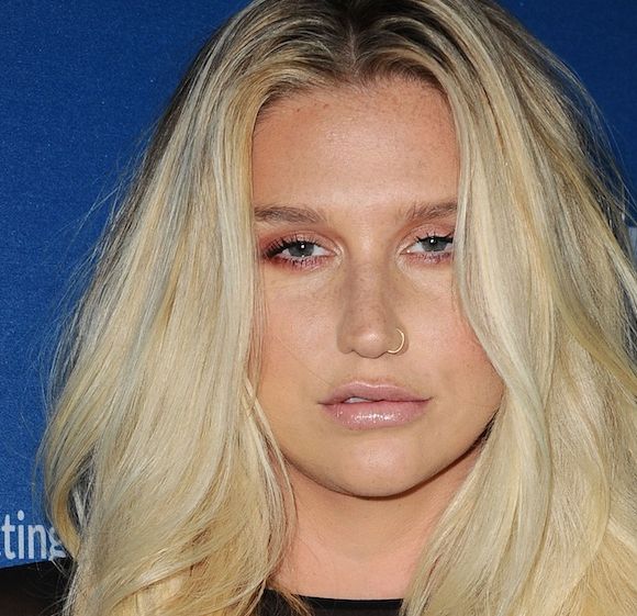 Kesha va pouvoir chanter aux Billboard Music Awards