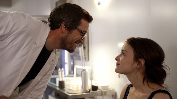 Bande-annonce : Guillaume Canet et Charlotte Le Bon cherchent "Le secret des banquises"