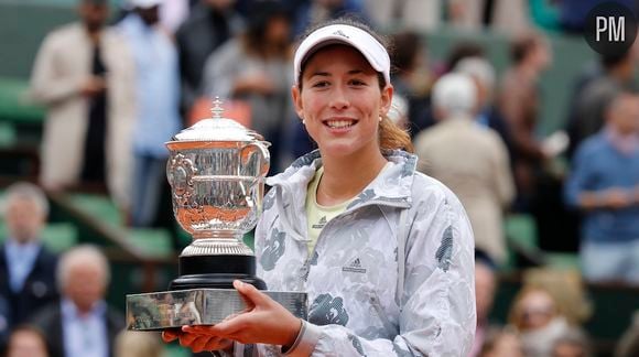 L'Espagnole Garbiñe Muguruza bat Serena Williams et remporte Roland-Garros