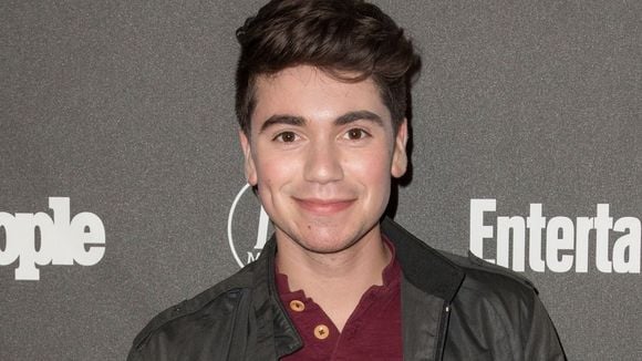 L'acteur Noah Galvin descend des stars gays dans une interview très cash