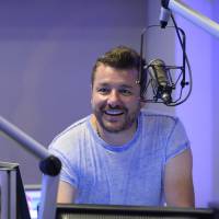 Audiences radio : Fun Radio porte plainte, Bruno Guillon se défend