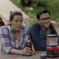 "Camping" : Jennifer Garner fait son grand retour à la télévision depuis "Alias"