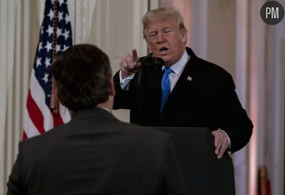 Donald Trump face à Jim Acosta.