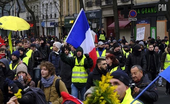 Le traitement médiatique du mouvement des Gilets jaunes au coeur des critiques