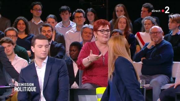 "Il faut qu'elle enlève son gilet jaune !" : Echange tendu sur le plateau de "L'émission politique"