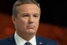 "C à vous" : Nicolas Dupont-Aignan "envisage de saisir le CSA" après la mise au point d'Anne-Elisabeth Lemoine