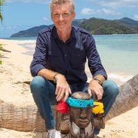 "Koh-Lanta" : A quoi ressemble le quotidien de Denis Brogniart durant l'aventure ?