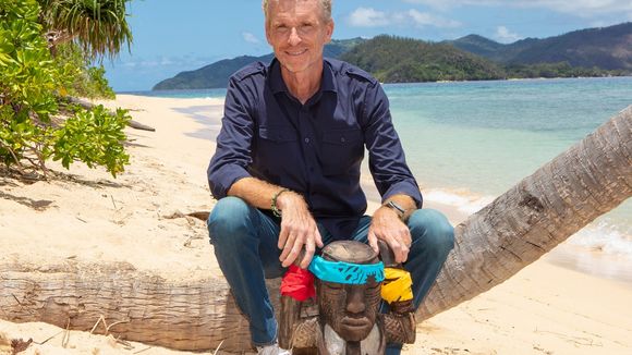 "Koh-Lanta" : A quoi ressemble le quotidien de Denis Brogniart durant l'aventure ?