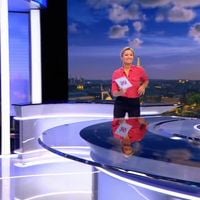 Anne-Sophie Lapix danse "La Carioca" au "20 Heures" de France 2 !