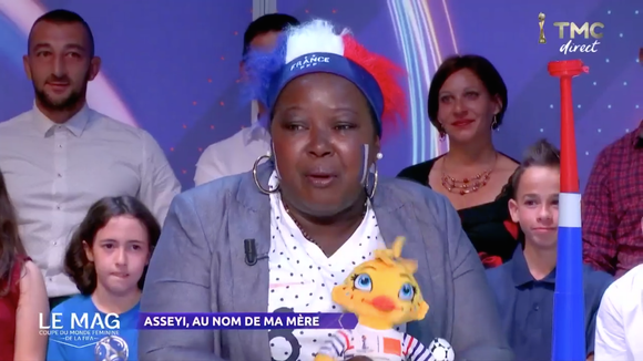 La mère de Viviane Asseyi en larmes dans "Le Mag" de TMC