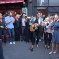 "C à vous" : M emmène tout le plateau dans la rue pour son live